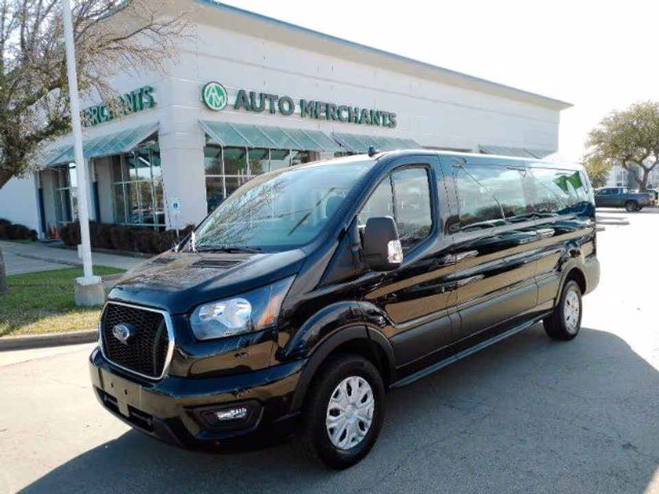 Ford Transit (Low Roof) 10-Passenger photo 2