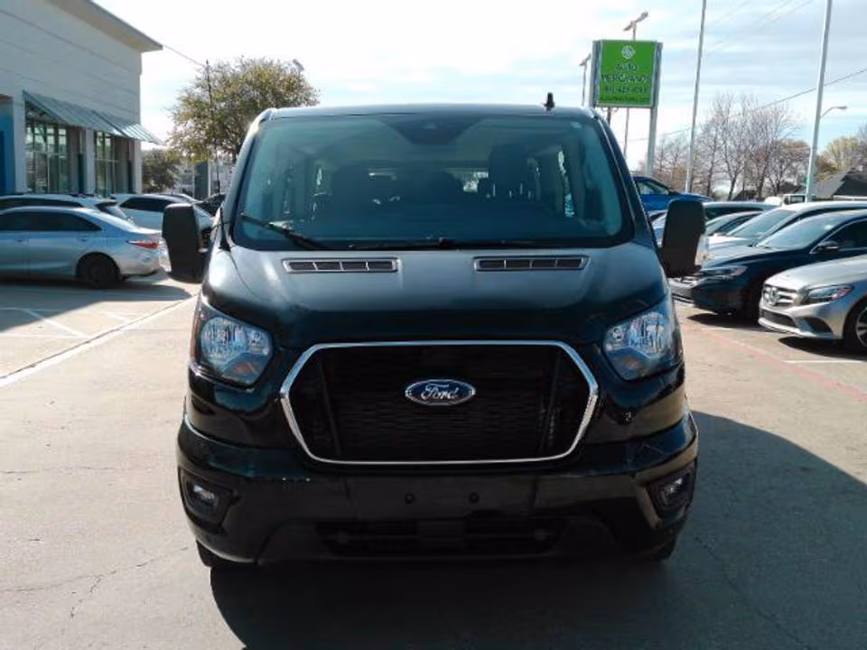 Ford Transit (Low Roof) 10-Passenger photo 3